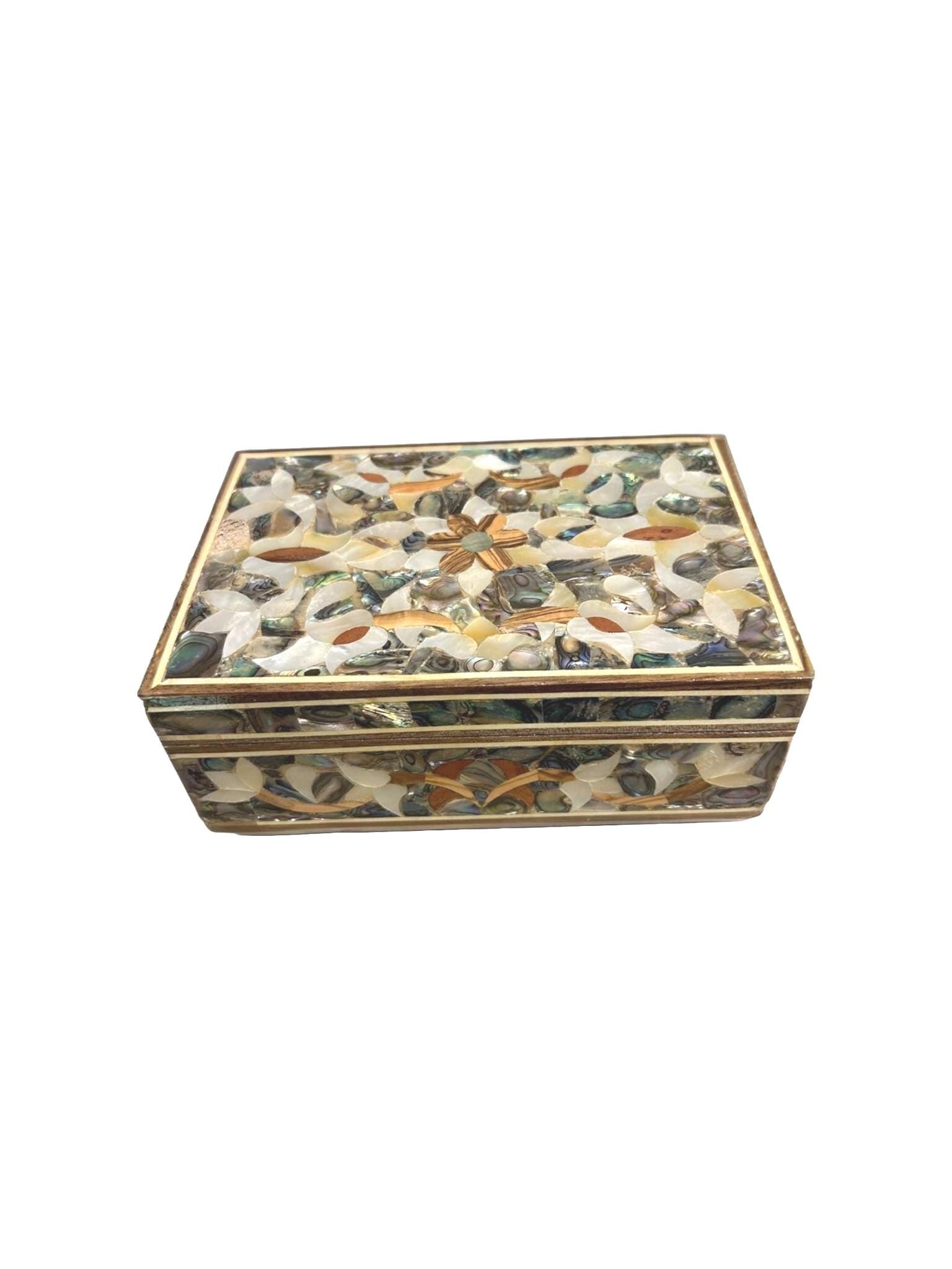 18.5 × 12.5 × 7 cm | Boîte à bijoux tendance en nacre colorée et bois, réalisées à la main | Mosaïque Syrienne