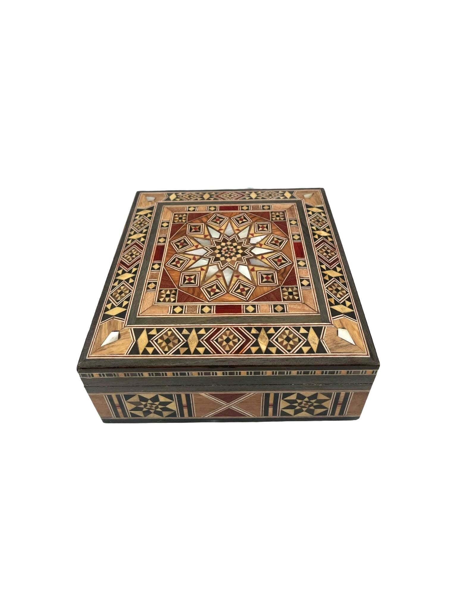 15.2 × 15.2 × 6.5 cm | Boîte à bijoux carrée en bois et nacre, incrustée à la main | Mosaïque Syrienne | Taille Moyenne