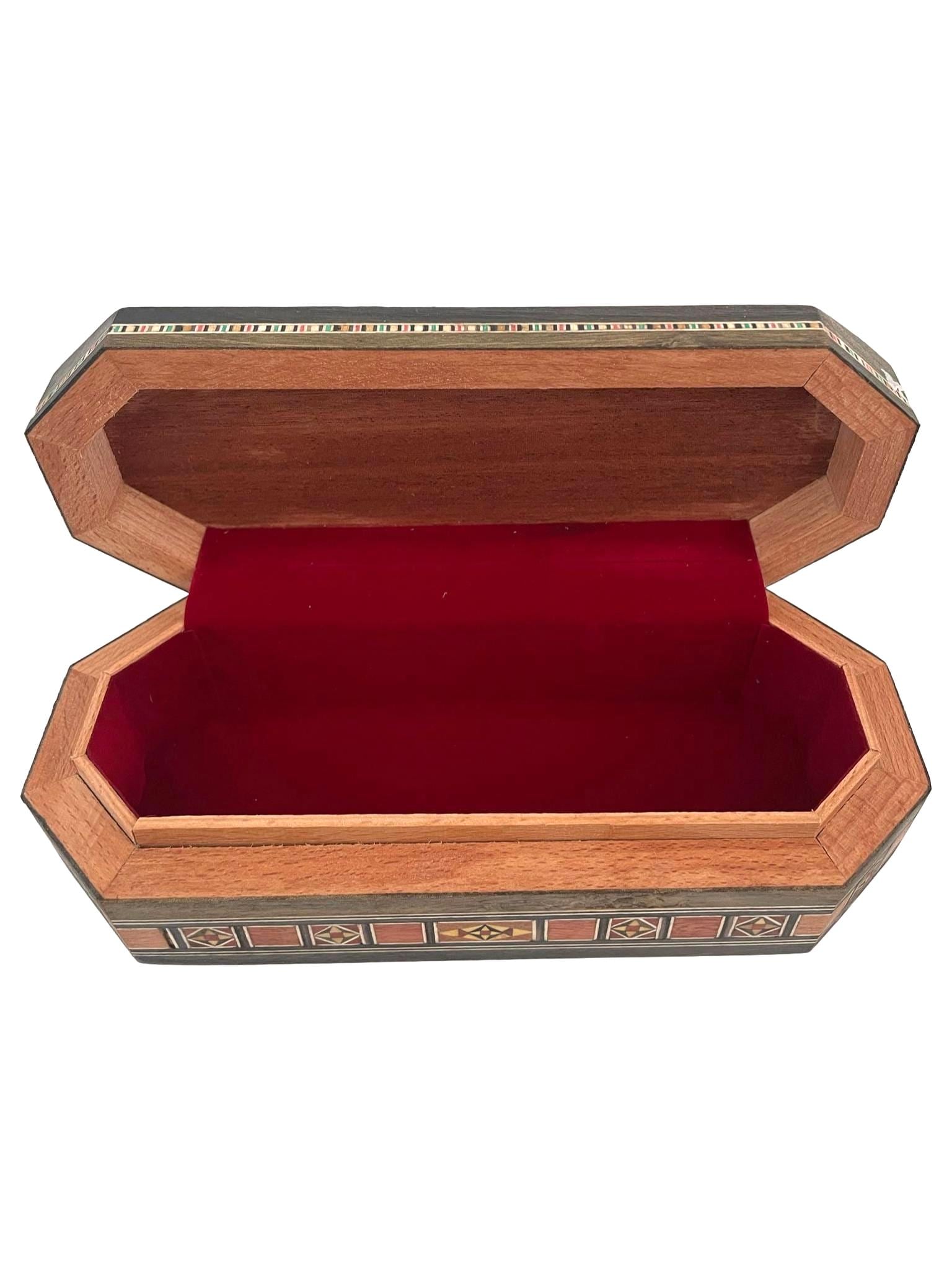 Boîte de rangement bureau octogonale en bois et nacre, incrustée à la main | Mosaïque Syrienne | Taille 20.2 × 8.3 × 6 cm